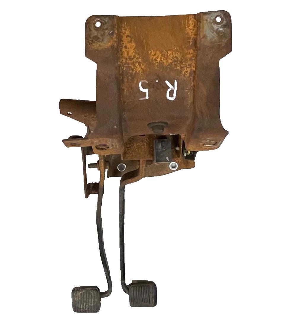 ¡Los pedales manuales del freno y embrague del Jeep YJ se adaptan a los Wrangler 91-95!