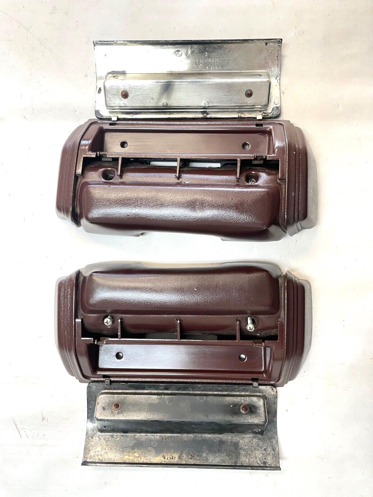 Apoyabrazos de puerta delantera Jeep Grand Wagoneer FSJ panel interior granate