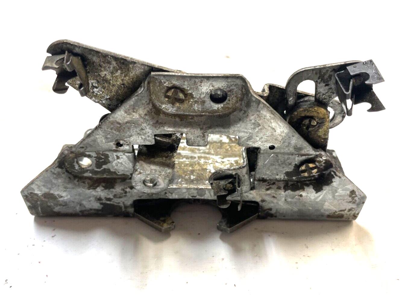 92-95 Jeep YJ Wrangler Driver full Door striker latch catch Left Side READ AD