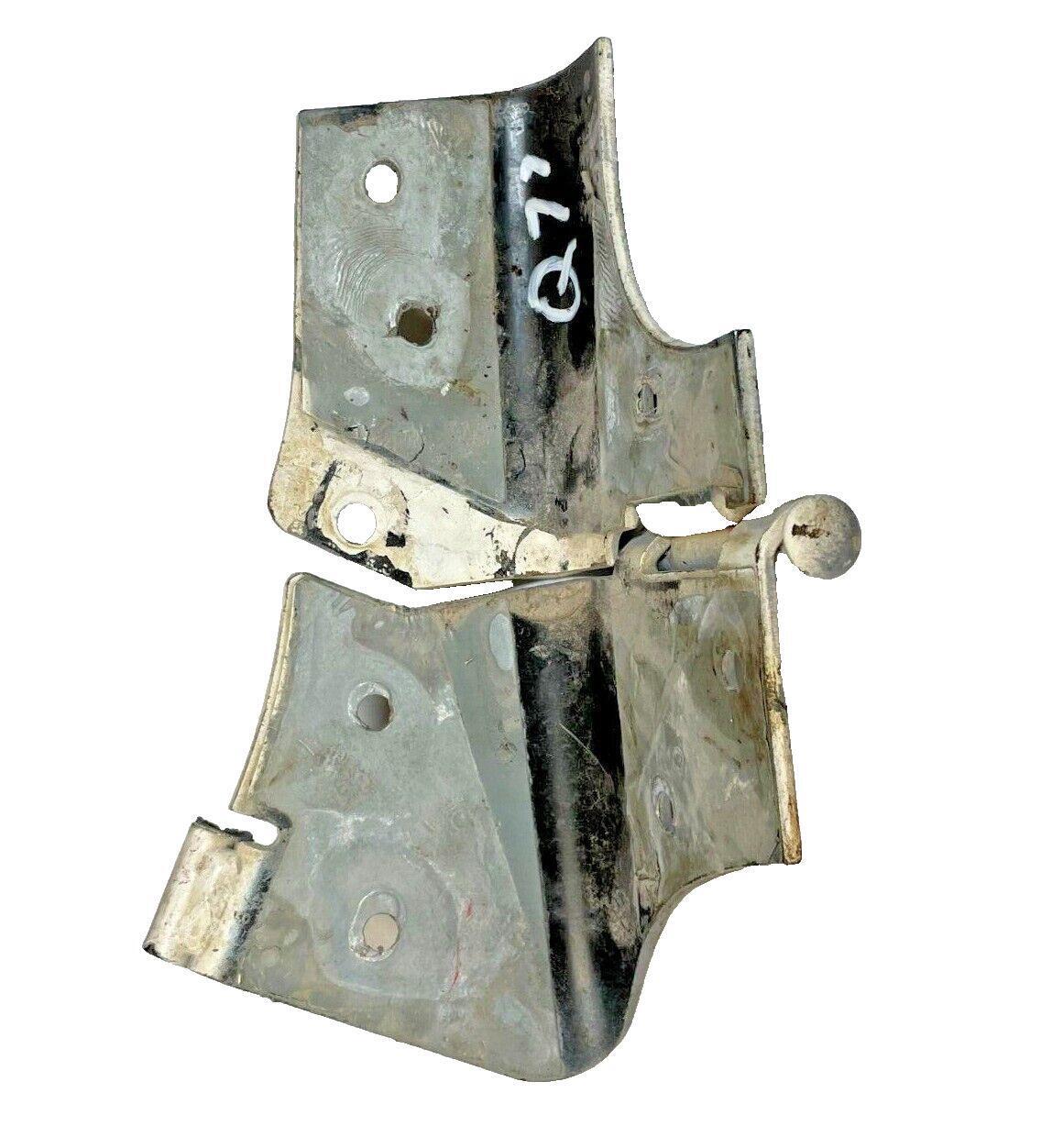 Jeep TJ Driver side windshield hinge Wrangler 97-06 Left