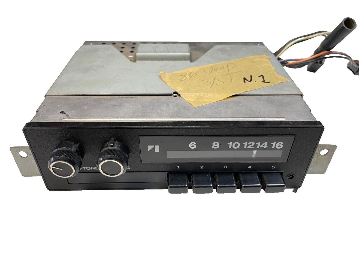Jeep Radio Cherokee XJ Comanche MJ Factory NOS? fits 84-87 8956001650