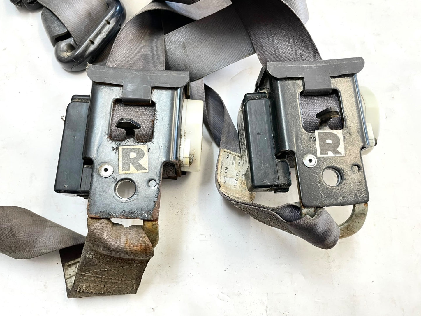97-02 Jeep TJ Wrangler Front Seat Belt passenger right side retractor seatbelt