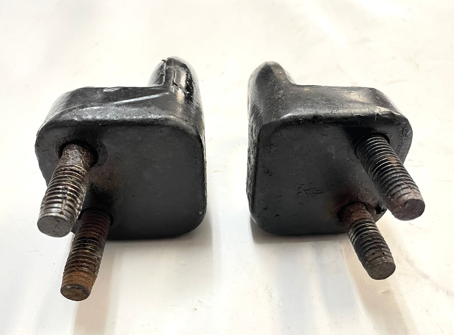 Ganchos de remolque delanteros de fábrica para Jeep TJ Wrangler con pernos ENVÍO GRATIS para modelos 97-06