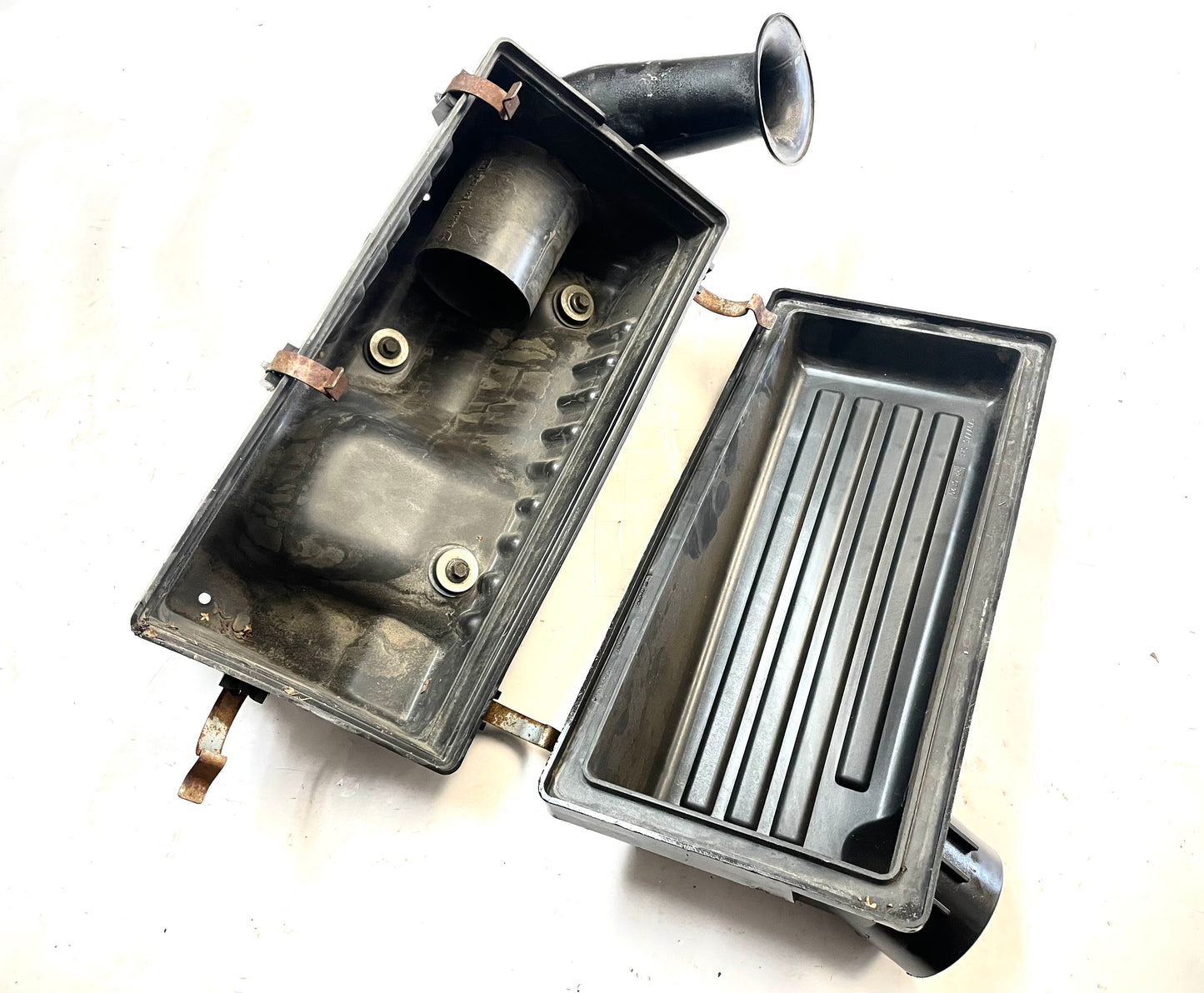 Filtro de aire Jeep TJ Wrangler 4.0 Caja de filtro de seis cilindros Entrada de aire fresco 6