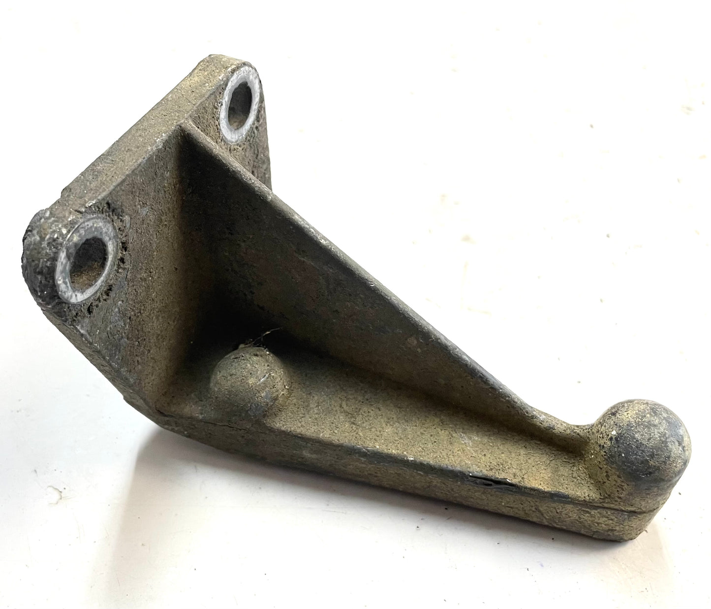 Jeep Wrangler TJ YJ 91-99 4.0 Engine Alternator Lower Mounting Bracket 53007607