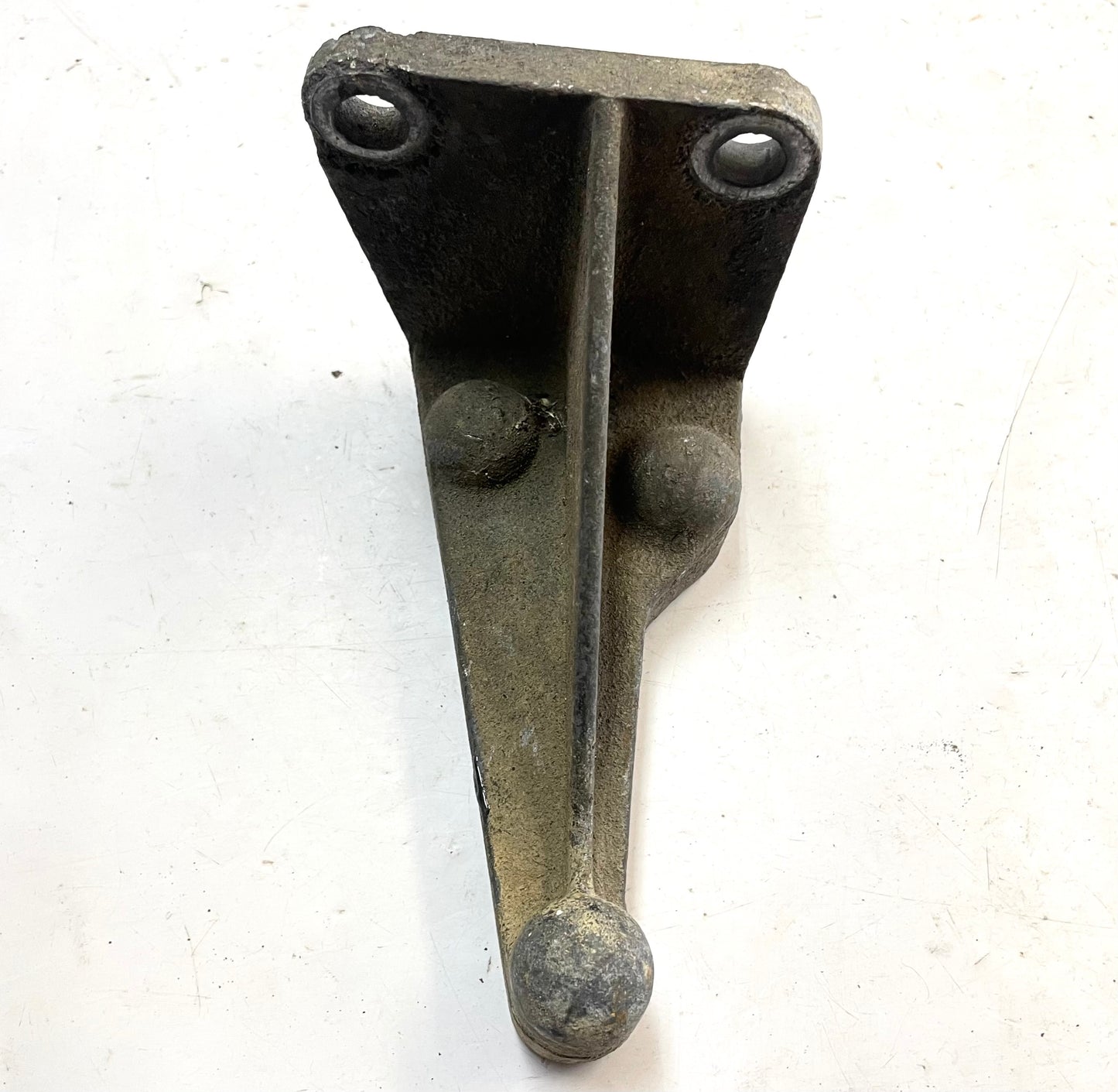 Jeep Wrangler TJ YJ 91-99 4.0 Engine Alternator Lower Mounting Bracket 53007607