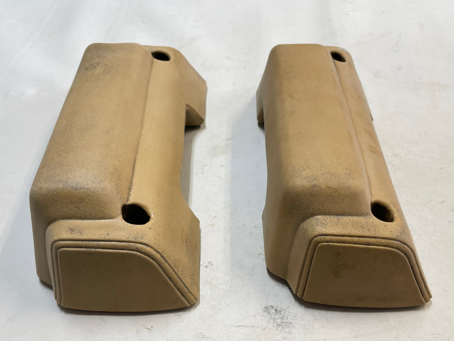 Apoyabrazos para Jeep Grand Wagoneer, manija interior de la puerta trasera, color tostado claro SJ FSJ.