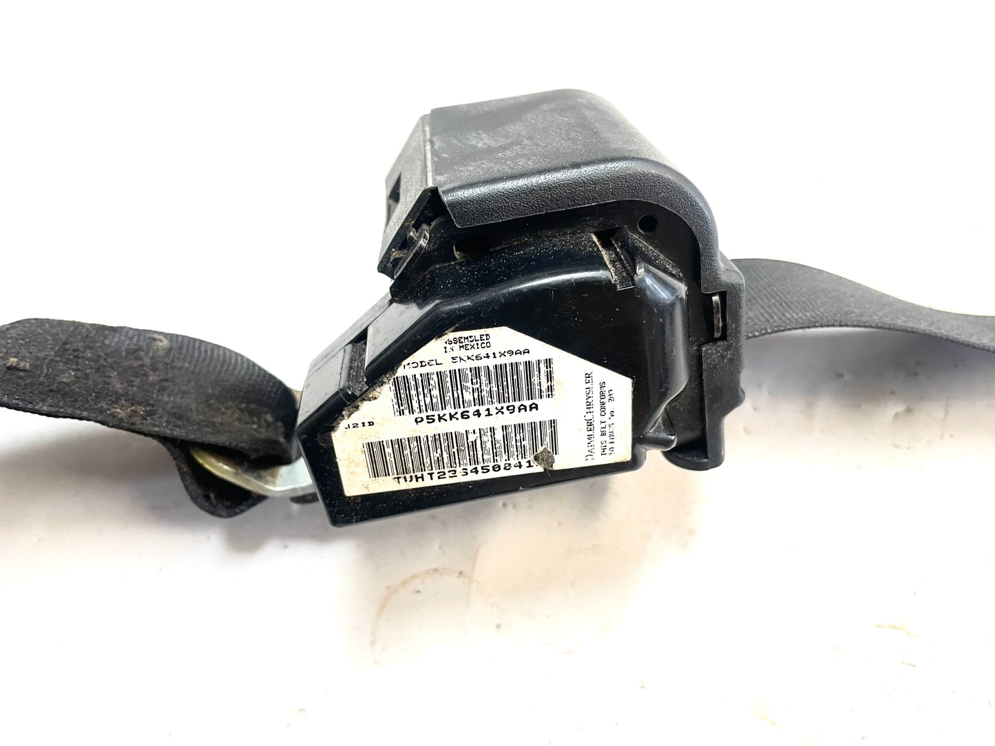 Retractor de cinturón de seguridad delantero derecho para Jeep TJ (03-06 Wrangler), color negro. ENVÍO GRATIS.