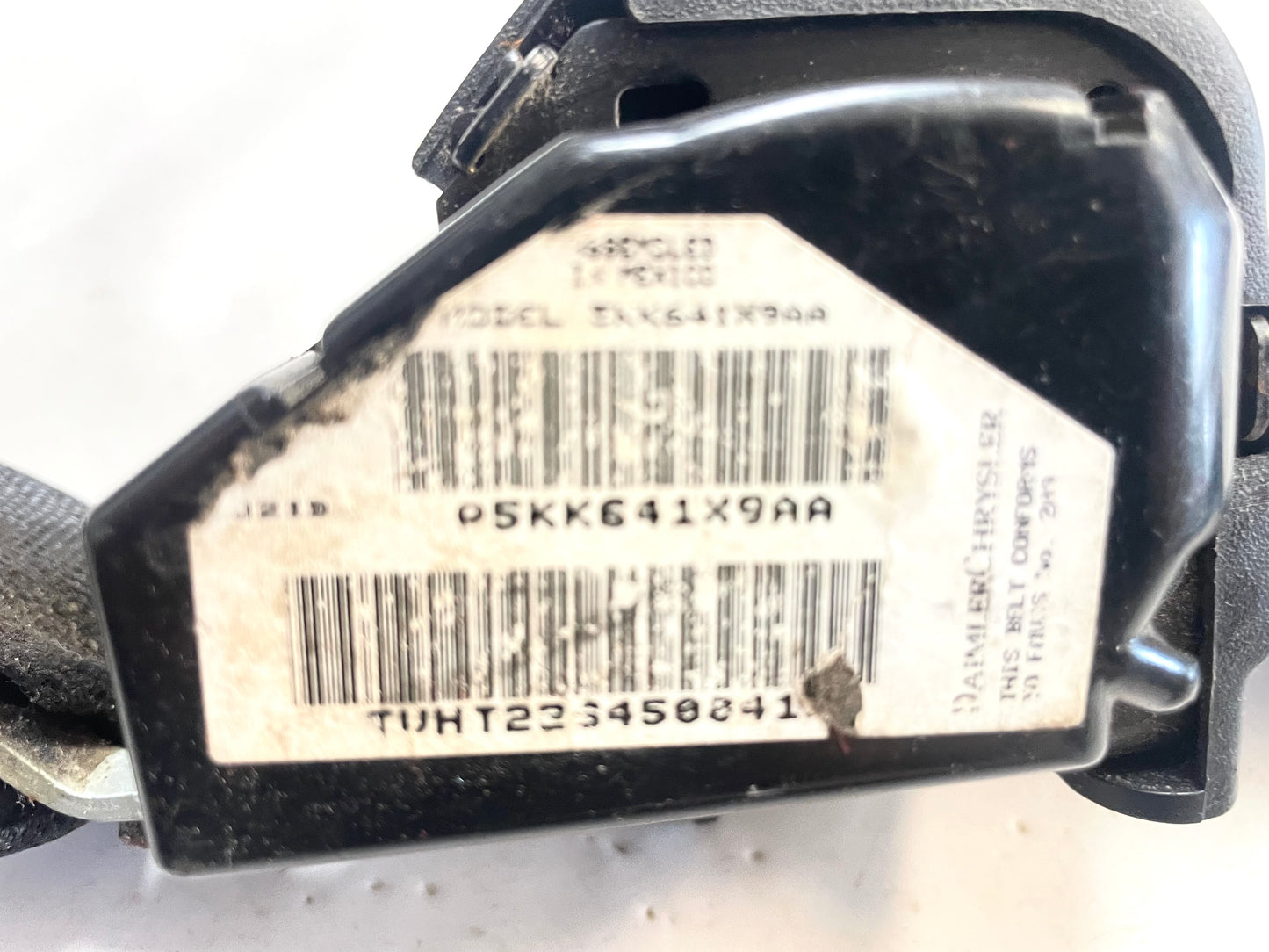 Retractor de cinturón de seguridad delantero derecho para Jeep TJ (03-06 Wrangler), color negro. ENVÍO GRATIS.