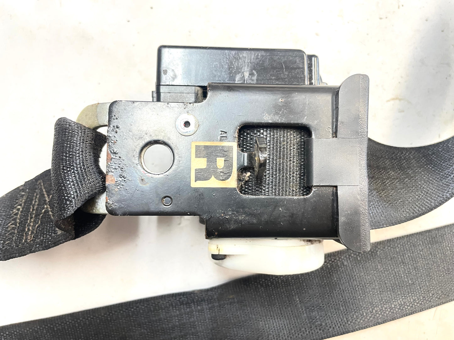 Retractor de cinturón de seguridad delantero derecho para Jeep TJ (03-06 Wrangler), color negro. ENVÍO GRATIS.