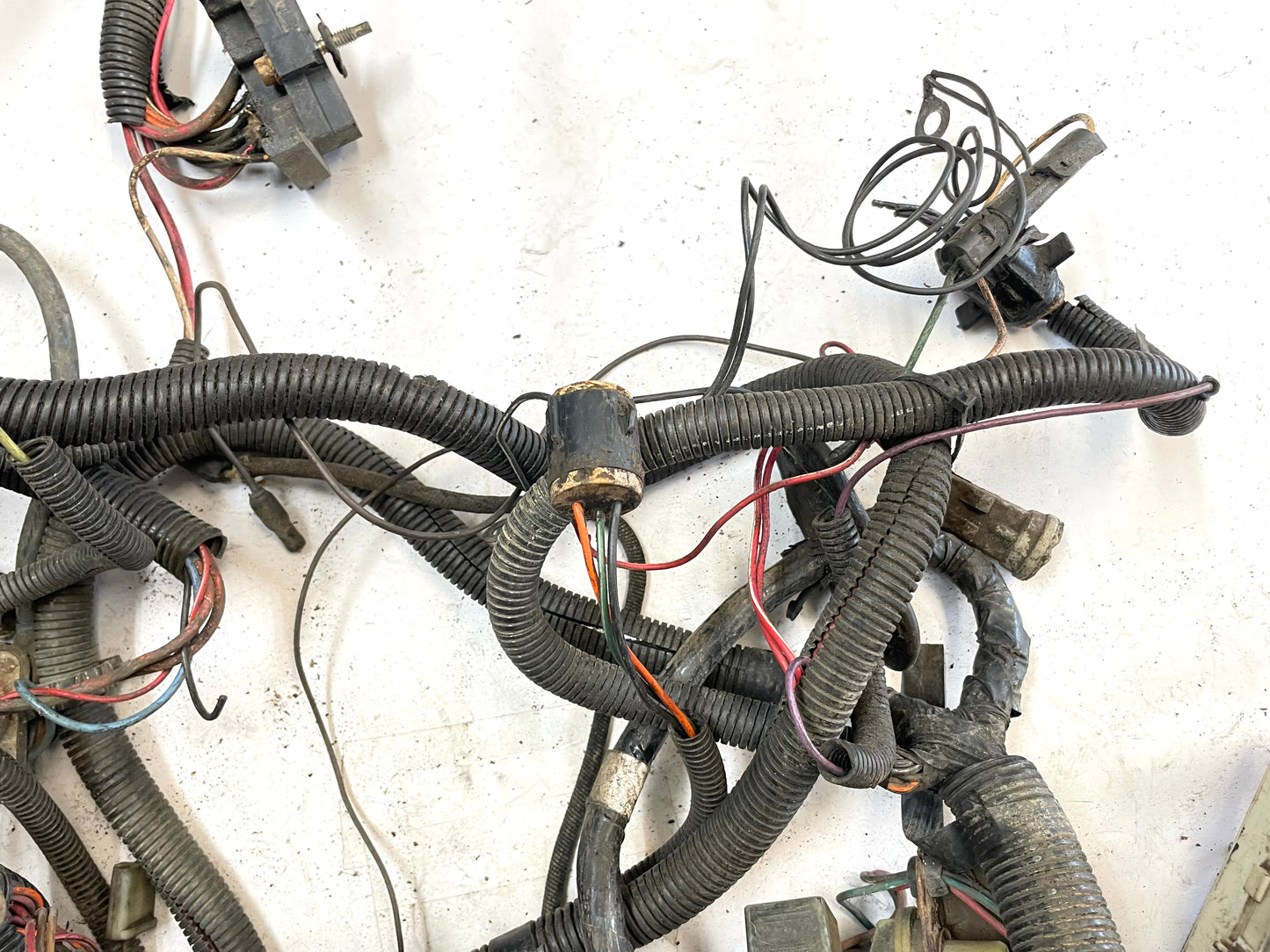 83-86 Jeep CJ arnés de cables del tablero CJ5 CJ7 cableado panel de instrumentos bloque de fusibles luz trasera