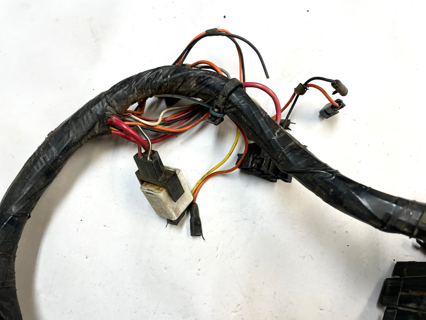 83-86 Jeep CJ arnés de cables del tablero CJ5 CJ7 cableado debajo del panel de instrumentos bloque de fusibles