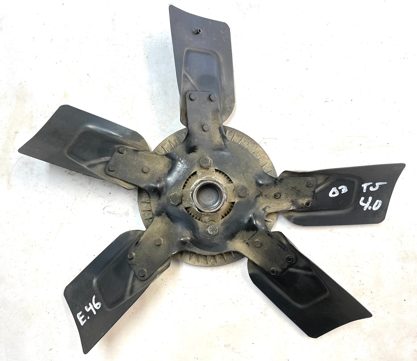 Jeep Wrangler TJ 4.0 6 Cylinder Radiator Cooling Fan with Clutch Fits 00-06