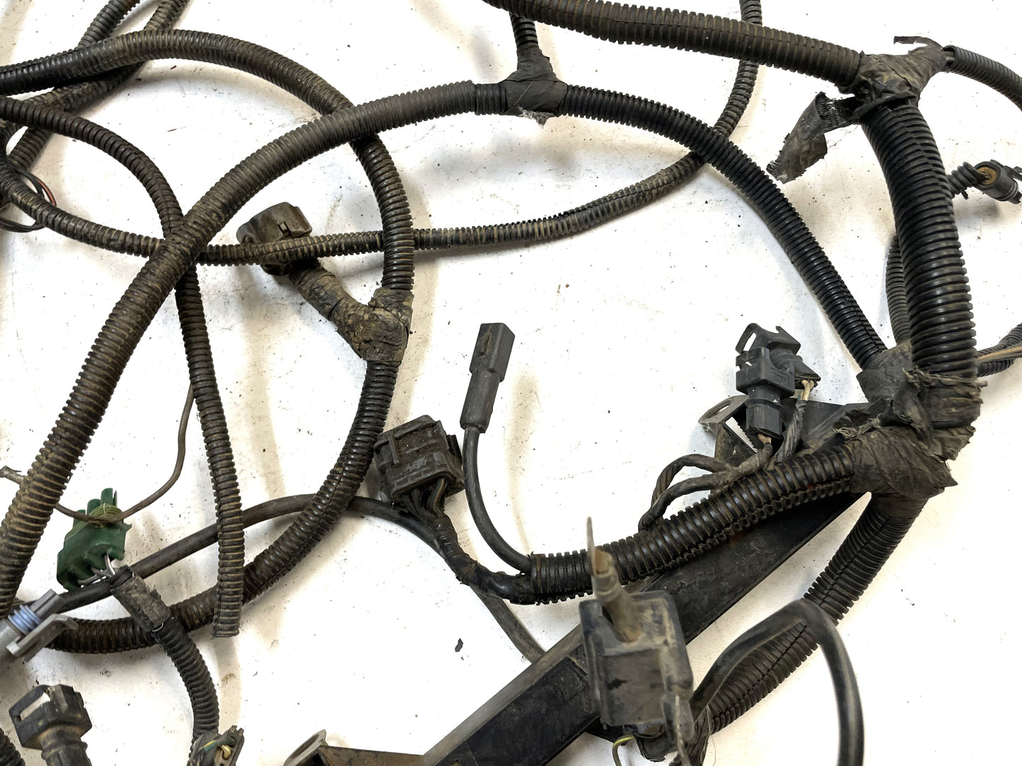Jeep YJ Wrangler 2.5 four Cylinder Engine Wire Harness Wiring Fuse block 10 pin