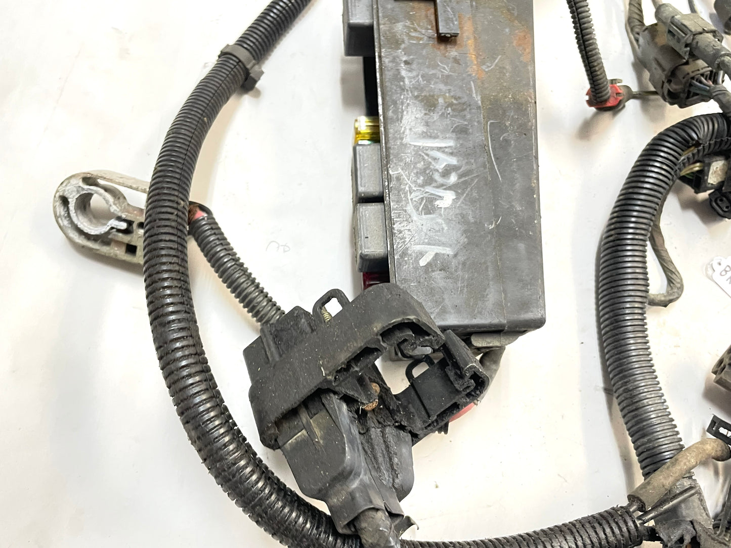 Jeep YJ Wrangler 4 Cylinder Engine Wiring Harness 10 pin Wire Fuse block 92-95