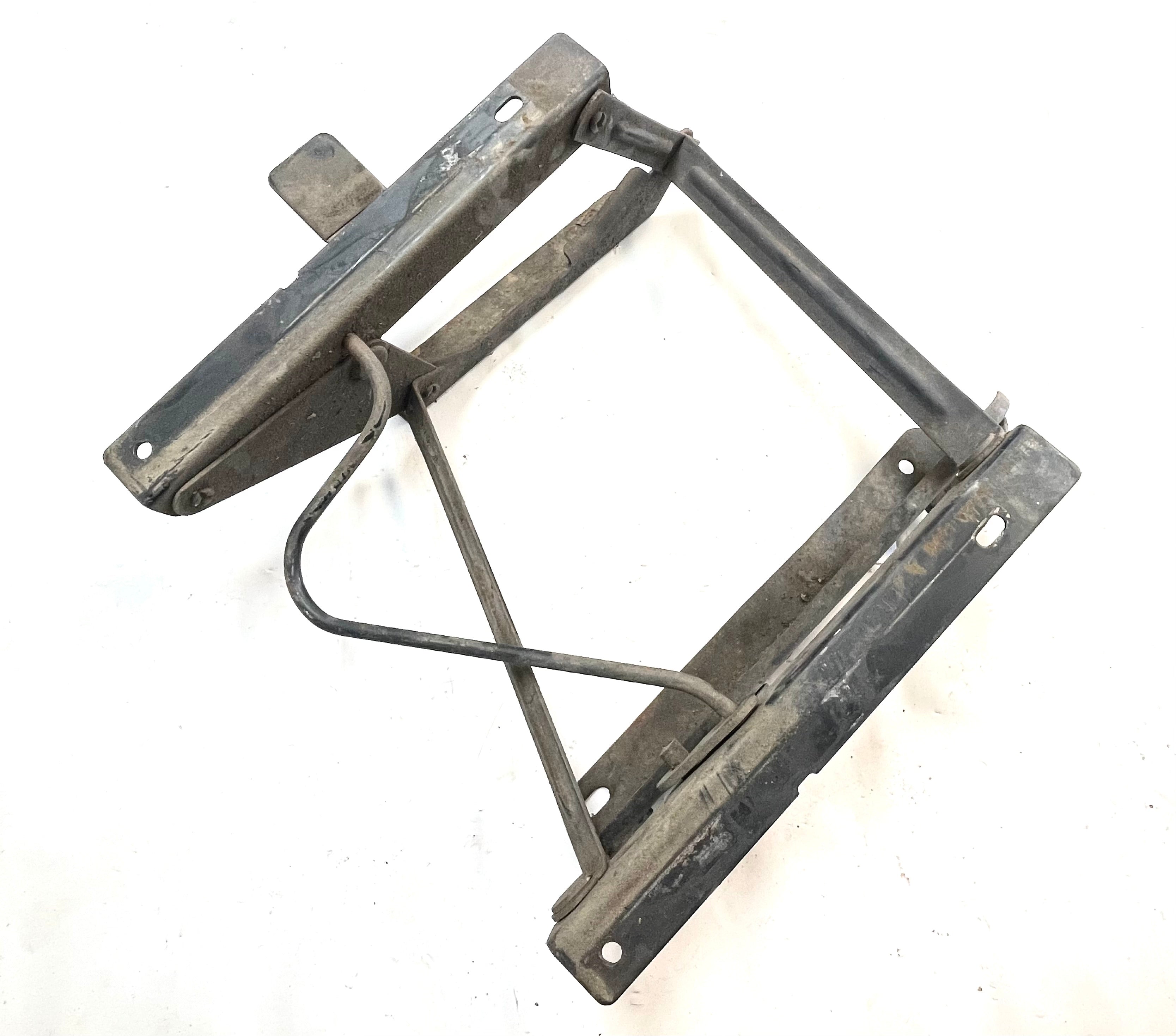 Jeep V8 power steering pump n brackets AMC 304 360 401 CJ5 CJ7 J10 Wag Jeep V8 power steering pump n brackets AMC 304 360 401 CJ5 CJ7 J10 Wag
