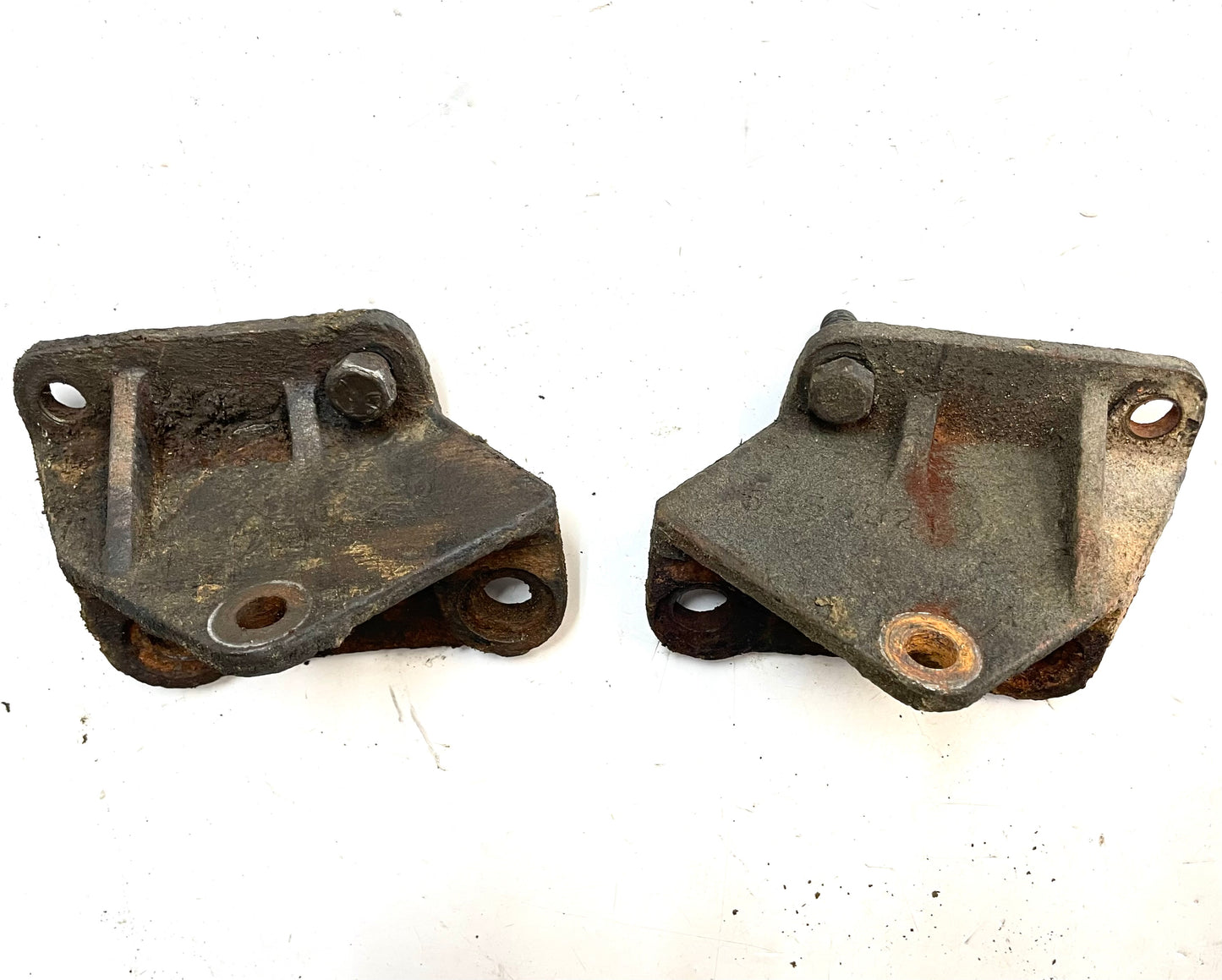 Soportes de barra estabilizadora de fábrica para Jeep CJ 76-86 CJ5 CJ7 CJ8 Soporte de montaje izquierdo y derecho