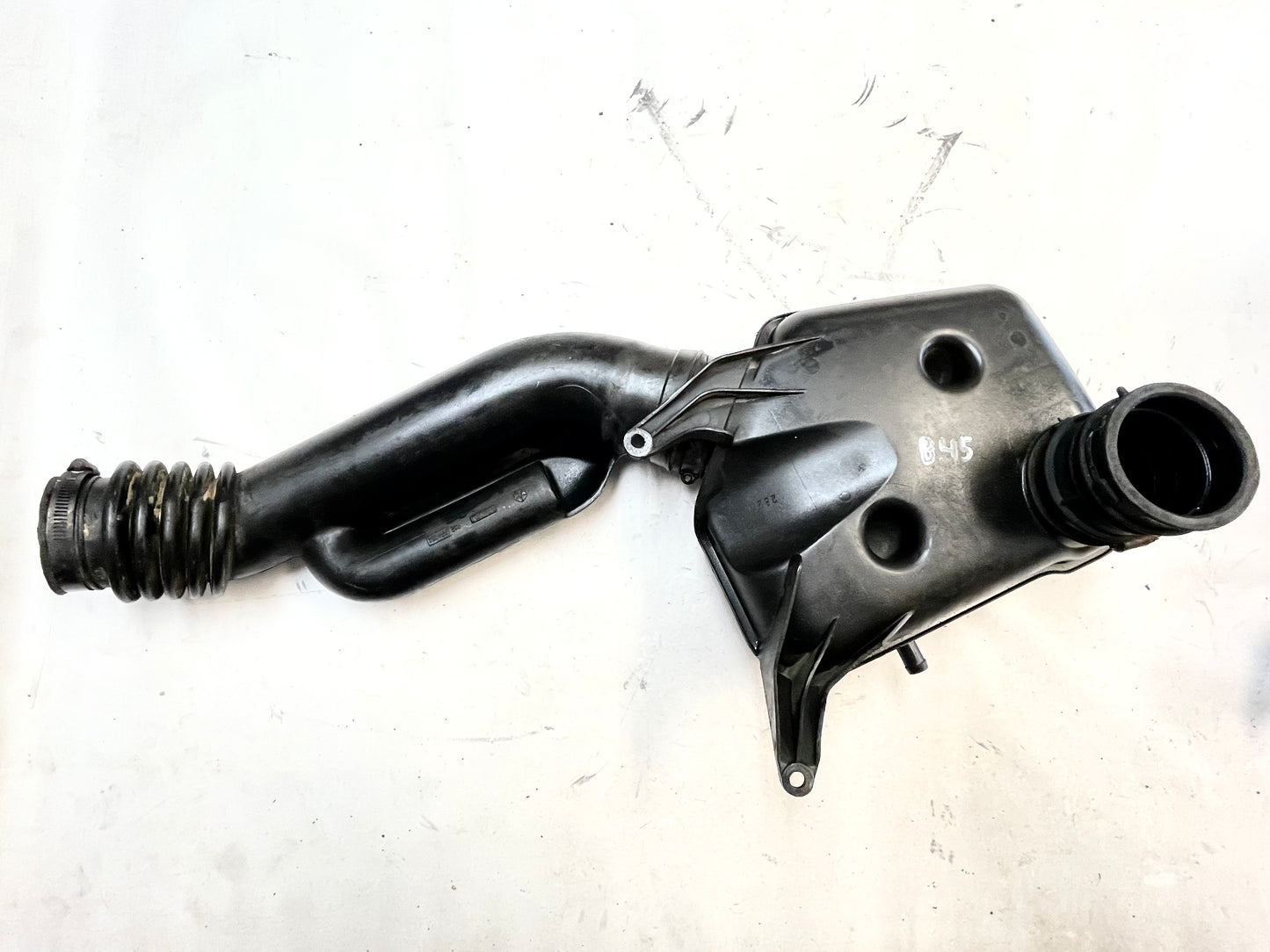 Jeep Wrangler TJ 2.5 four cylinder Air Cleaner Filter Intake Connector Tube Lid!