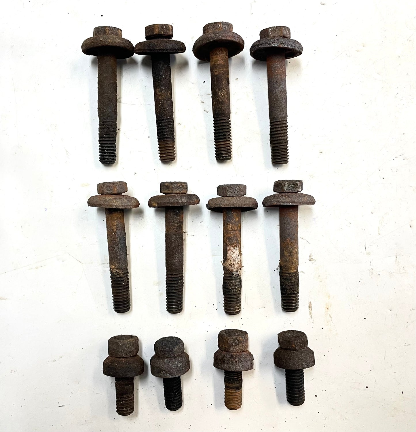 Pernos y arandelas del colector de admisión del Jeep CJ 4.2 de seis cilindros (72-80 CJ5 CJ7 232 258)