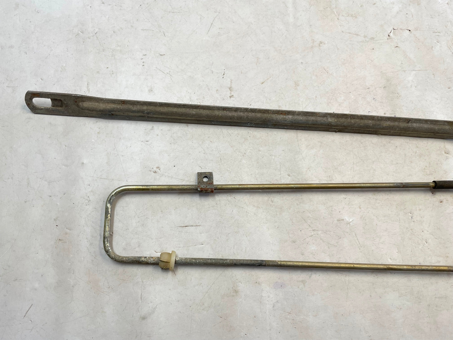 Jeep Grand Wagoneer Door linkage Striker latch Passenger Right side handle