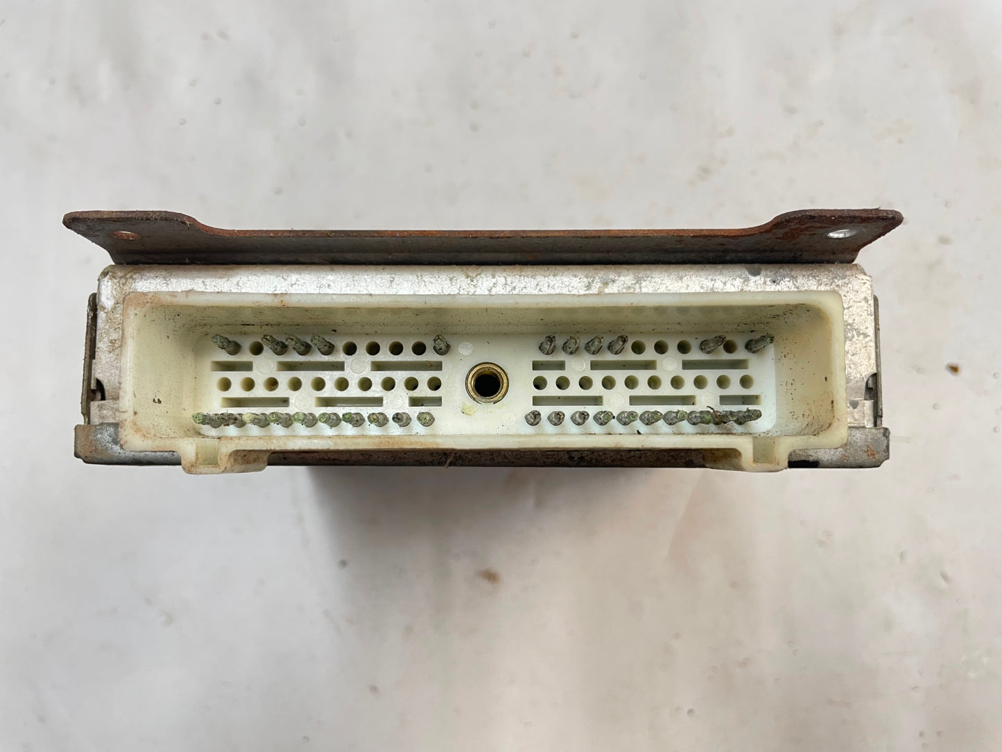 Jeep XJ Cherokee 2.5 Engine Computer 6 cylinder ECM 8953001948 E5FF-12A651-CA