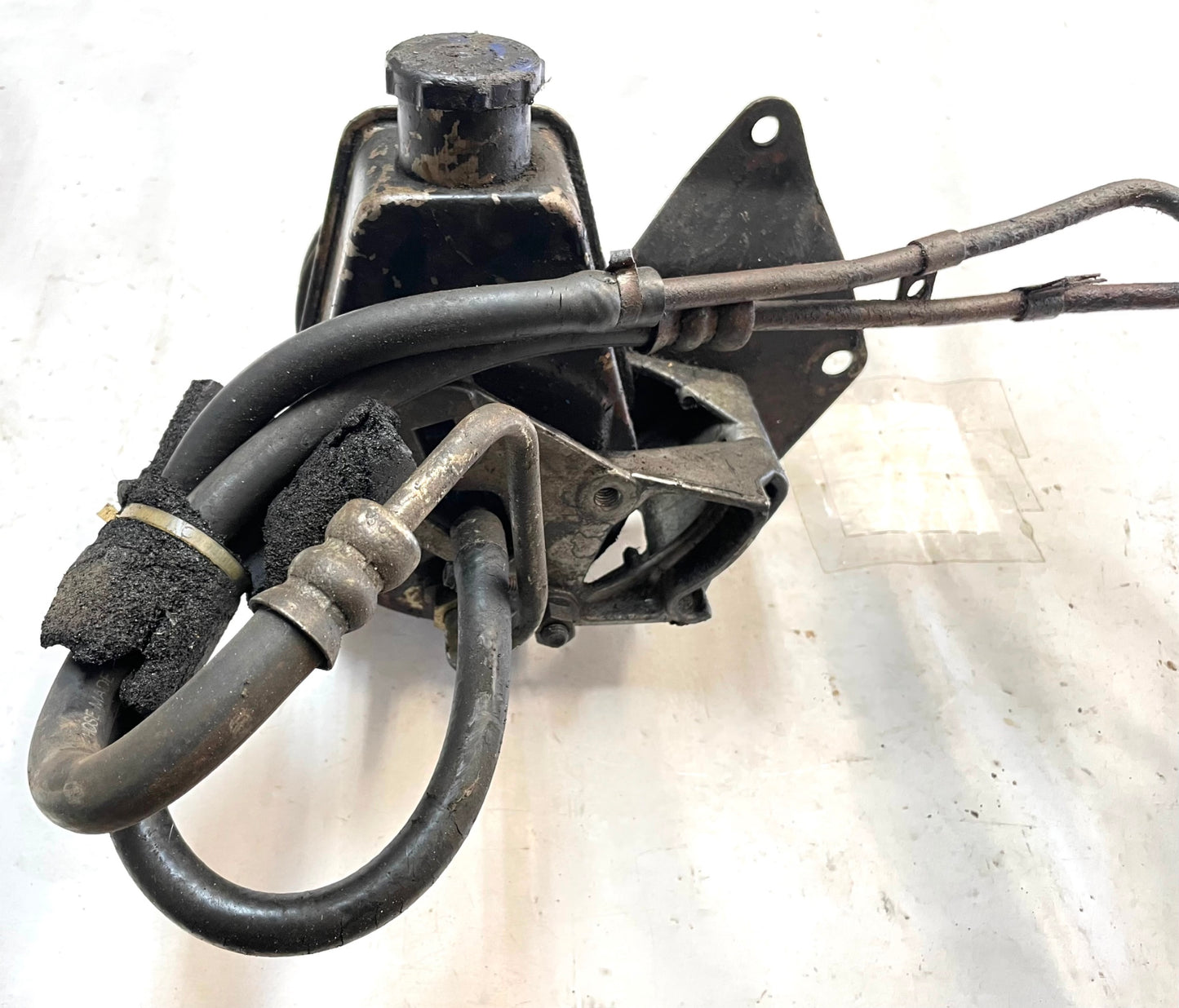 Jeep CJ5 CJ7 YJ six cylinder power steering pump brackets Wrangler 258 4.2 hoses