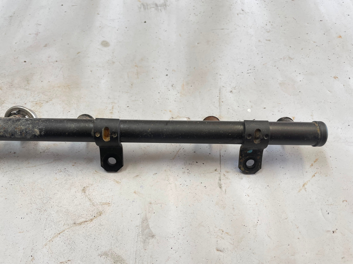 Jeep TJ Wrangler fuel rail 4.0 six cylinder 2005 2006 FREE SHIPPING