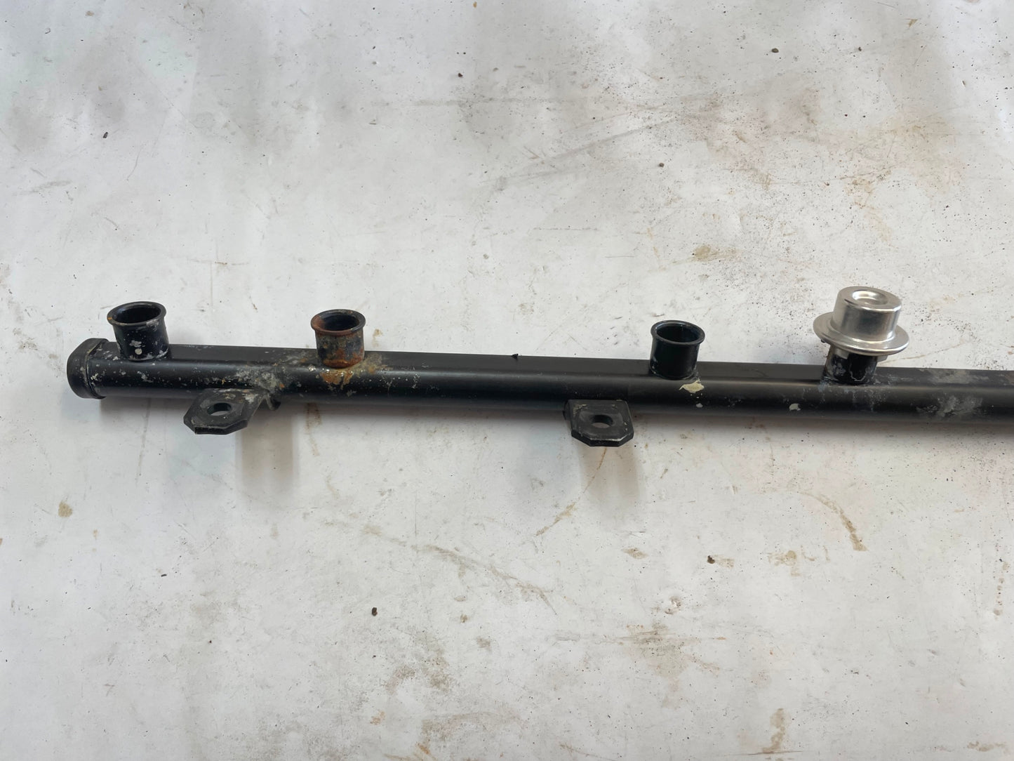 Jeep TJ Wrangler fuel rail 4.0 six cylinder 2005 2006 FREE SHIPPING
