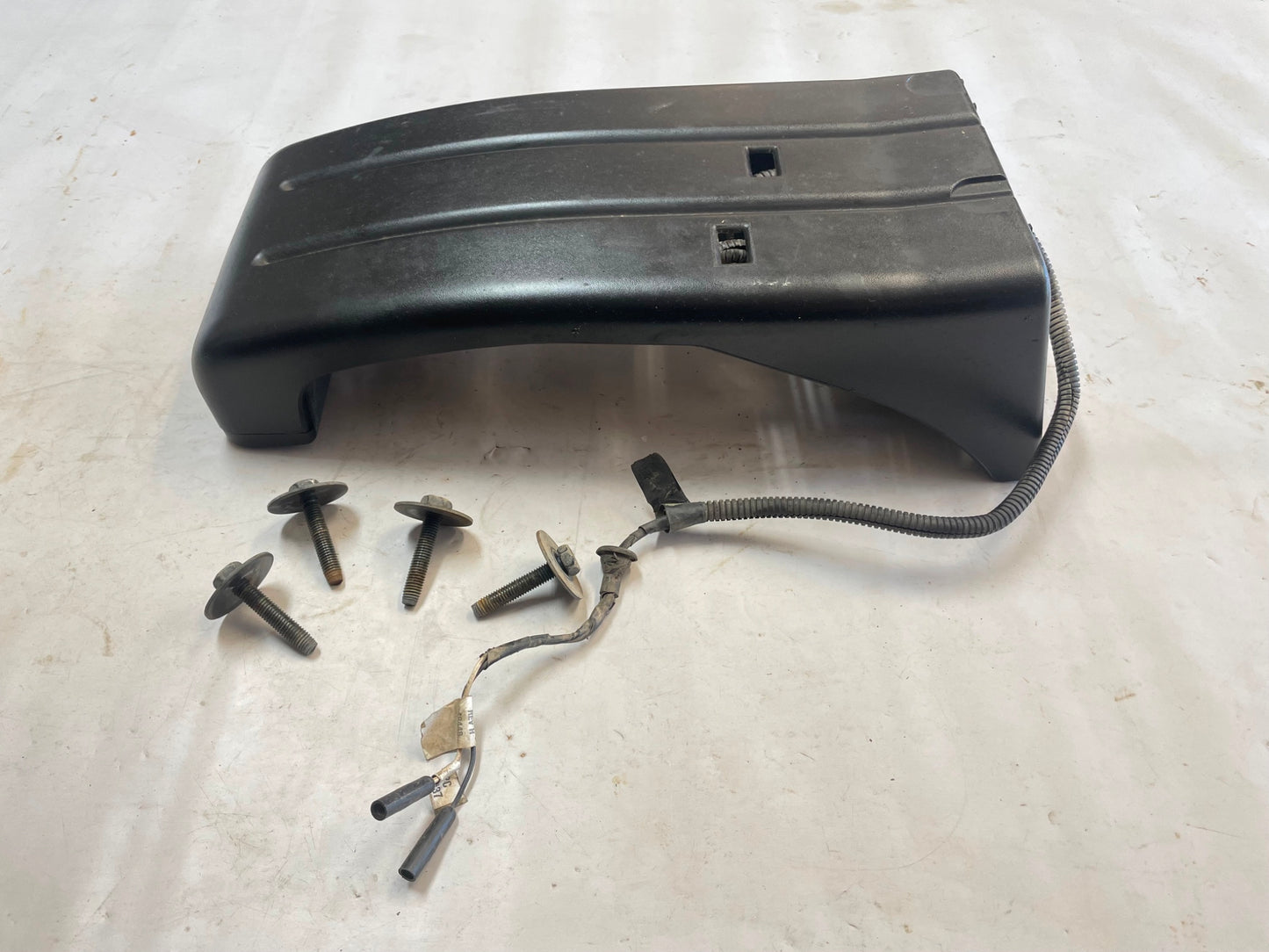 Jeep TJ Wrangler Third Brake Light Lamp Bracket Plastic Housing mounting bolts