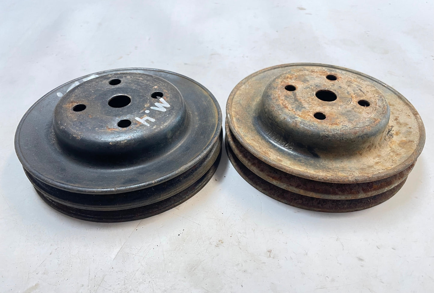 Jeep AMC Pontiac iron duke fan pulley 4 cylinder 151ci. 2.5 CJ5 CJ7 GM 562733ZC