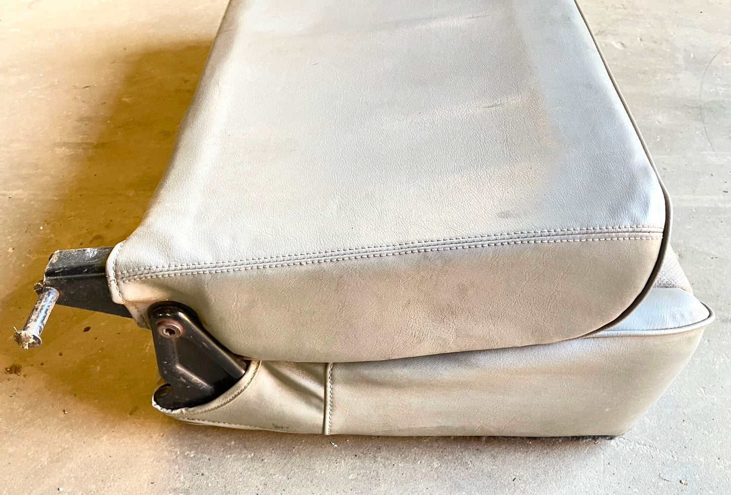 Jeep YJ Wrangler back seat with brackets factory folding CJ7 grey fold & tumble