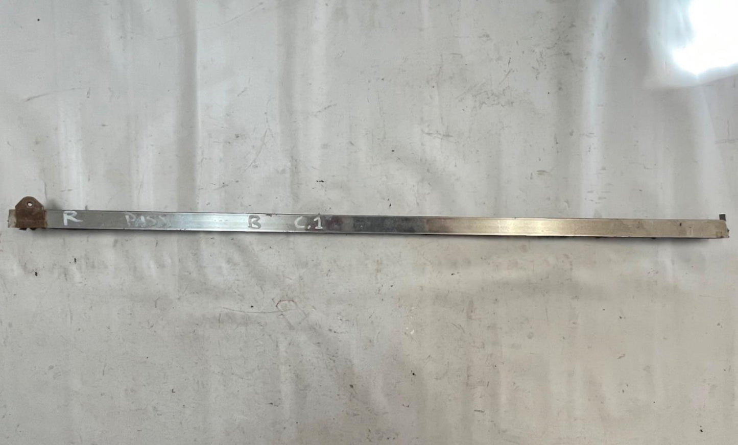 Divisor de canal de ventana de ventilación de puerta completa para Jeep CJ7, lado del pasajero derecho, cromado