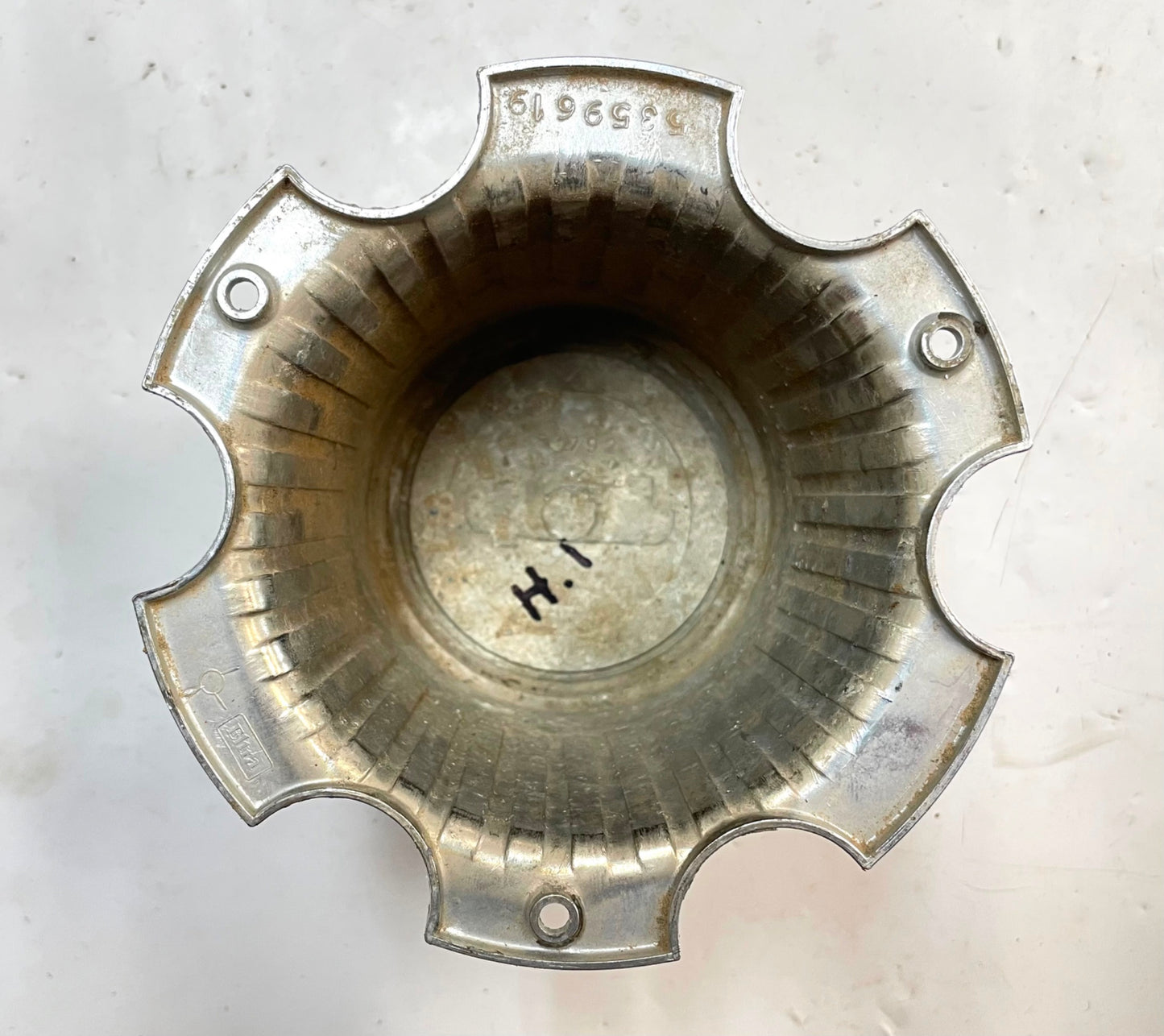 Full Size Jeep 6 lug wheel center cap 5359619 5352792 chrome Cherokee J10