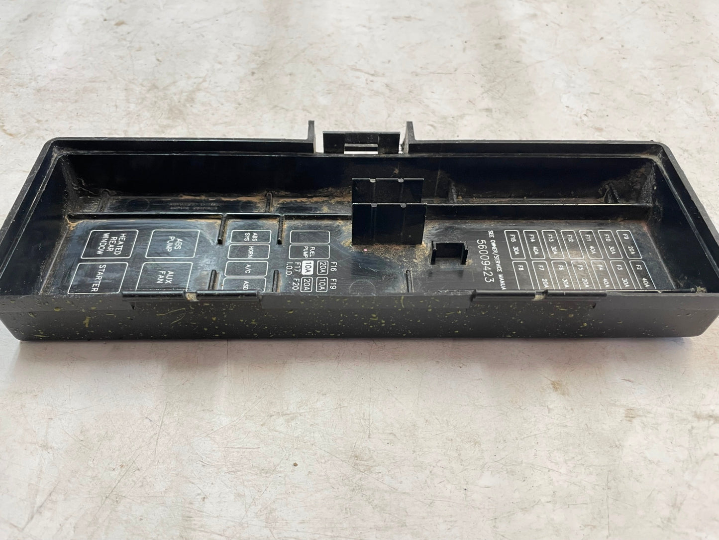 97-00 Jeep TJ Motor Caja de fusibles Cubierta Centro de distribución de energía 56009423 Wrangler