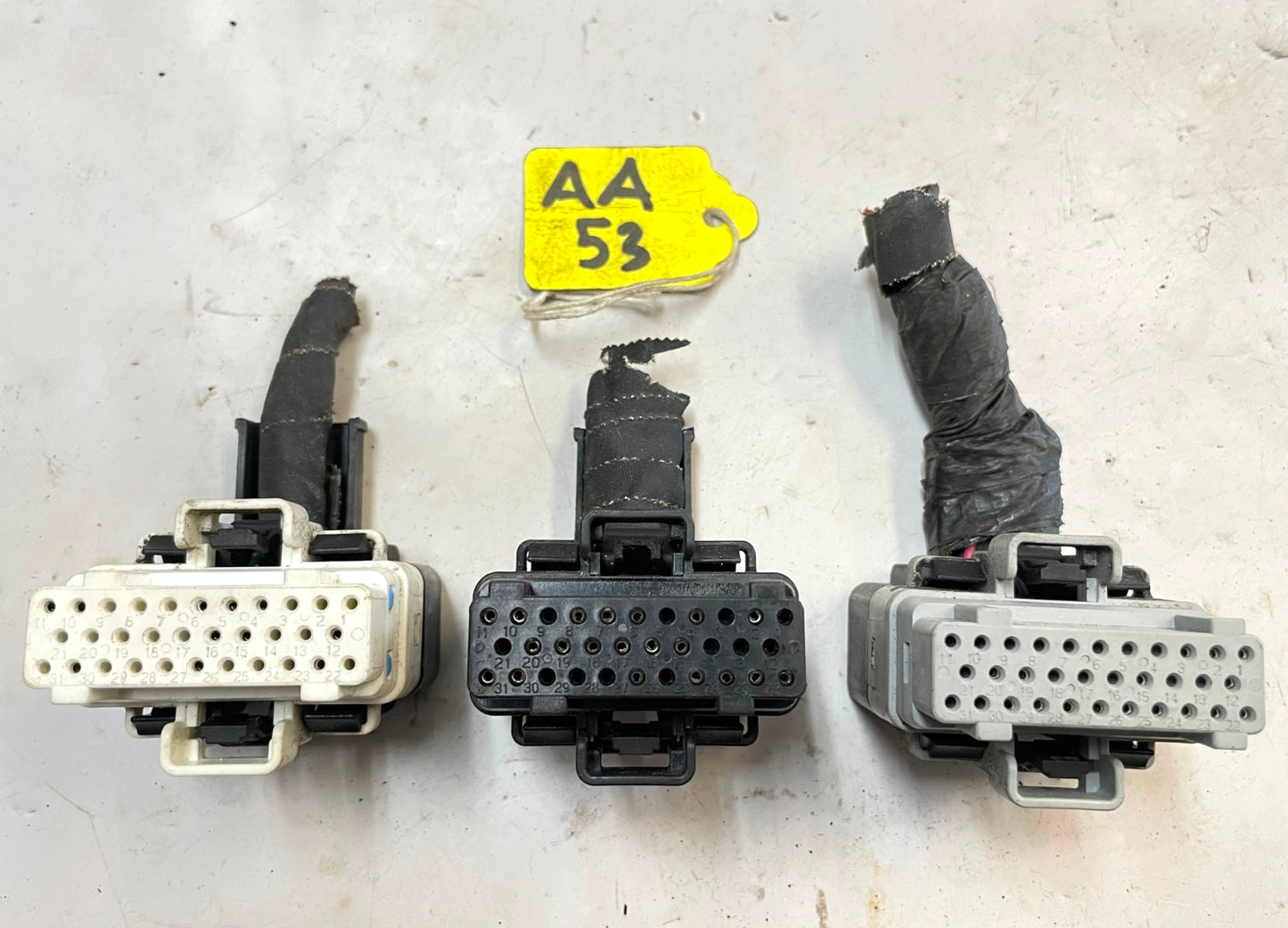 Jeep TJ computer ECM PCM plug ends Wrangler 97-02 plugs 56041305