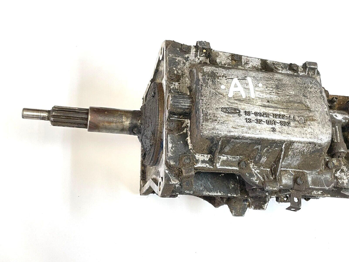 Jeep 4 speed manual transmission SR4 CJ5 CJ7 AMC Ford 13-32-097-902!