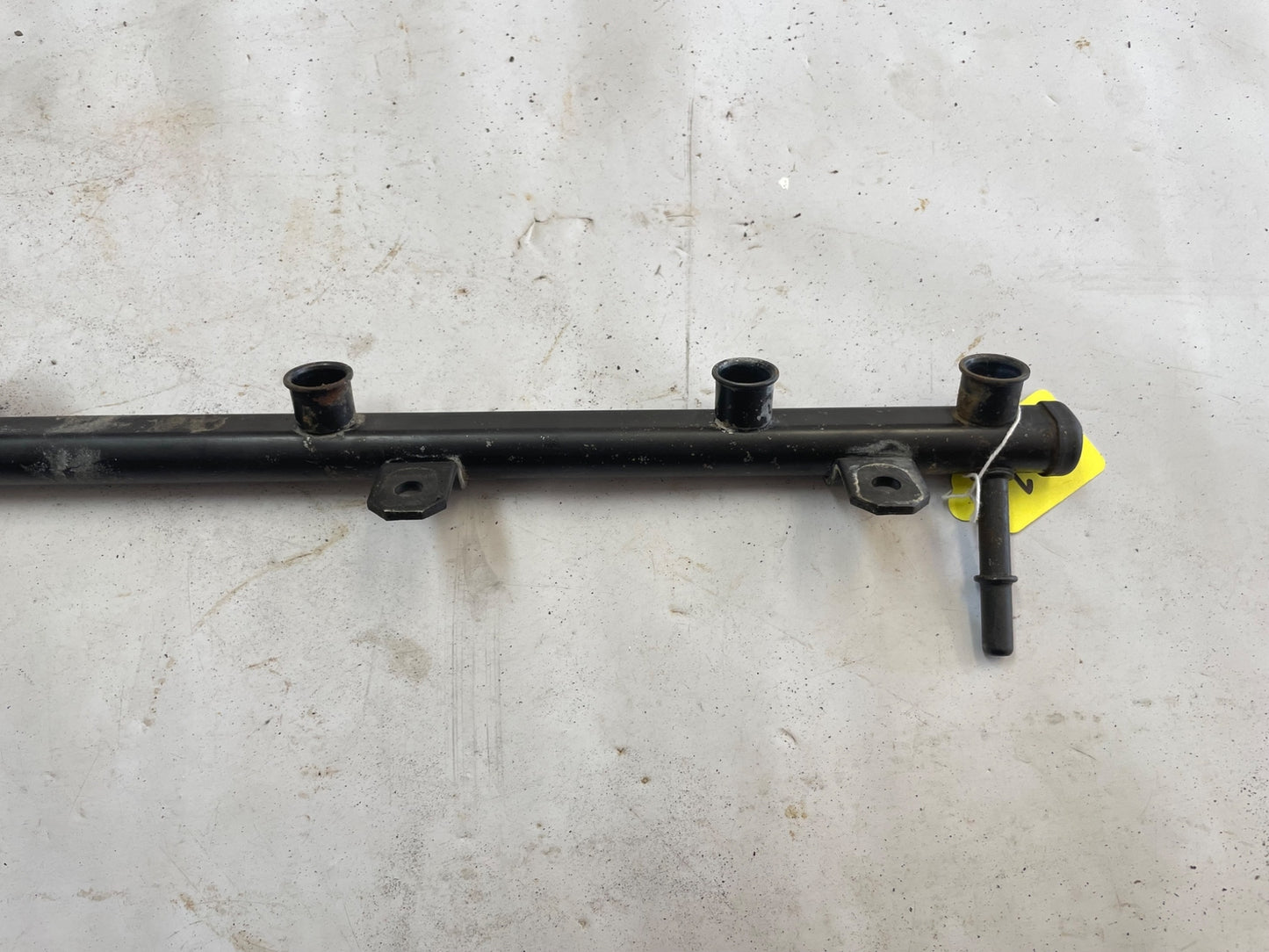 Jeep TJ Wrangler fuel rail 4.0 six cylinder 05-06 FREE SHIPPING
