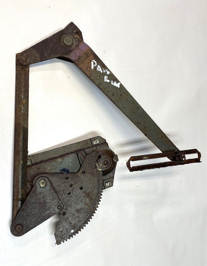 Jeep passenger back side door window regulator Cherokee Wagoneer FSJ right Crank