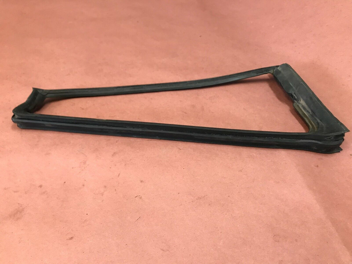 Jeep 82-95 CJ7 YJ vent window rubber gasket passenger vent glass Wrangler