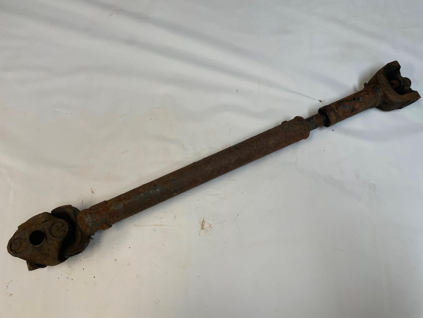 Jeep Cherokee XJ Front Drive Shaft 6 cylinder 4.0 manual transmission 53005543 !