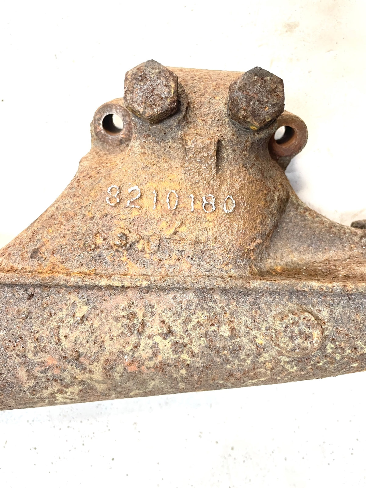 Jeep V8 Exhaust Manifold Right CJ5 CJ7 CJ8 3210160 passenger AMC 304