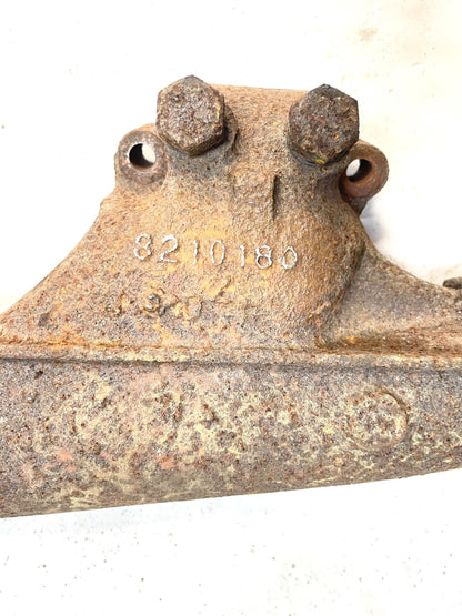 Jeep V8 Exhaust Manifold Right CJ5 CJ7 CJ8 3210160 passenger AMC 304
