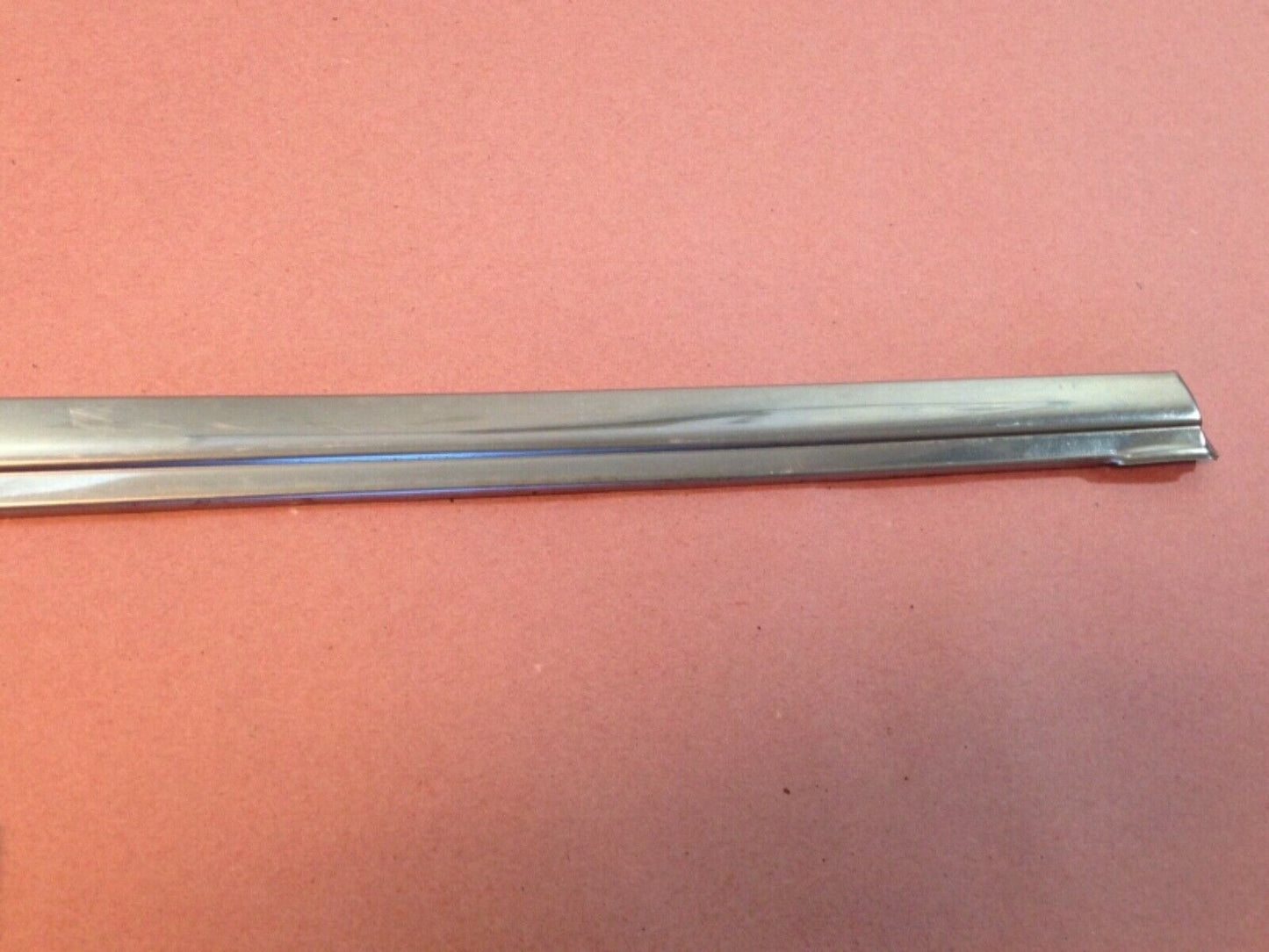 Moldura cromada para puerta trasera de Jeep Wagoneer, lado derecho del conductor 