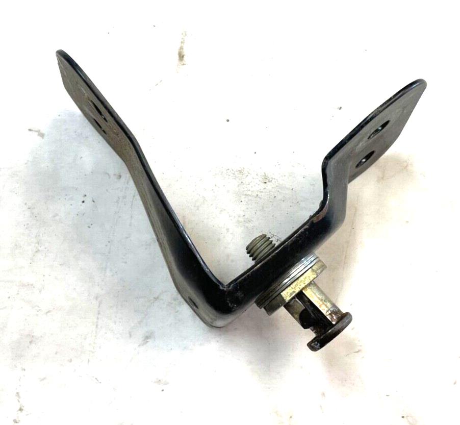 Soporte de montaje del pasador del pestillo del portón trasero del Jeep TJ Wrangler 