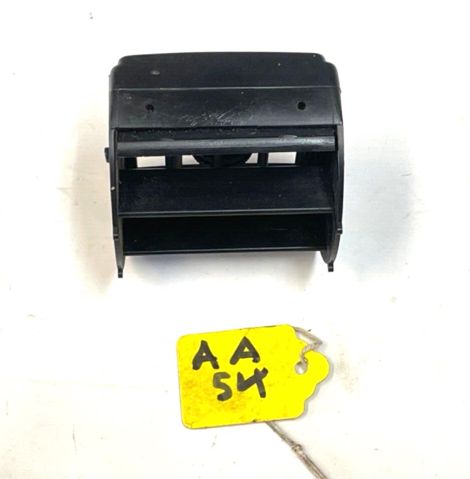 84-96 Jeep Cherokee XJ Passenger side Center Dash Vent Louver Black 8955000372