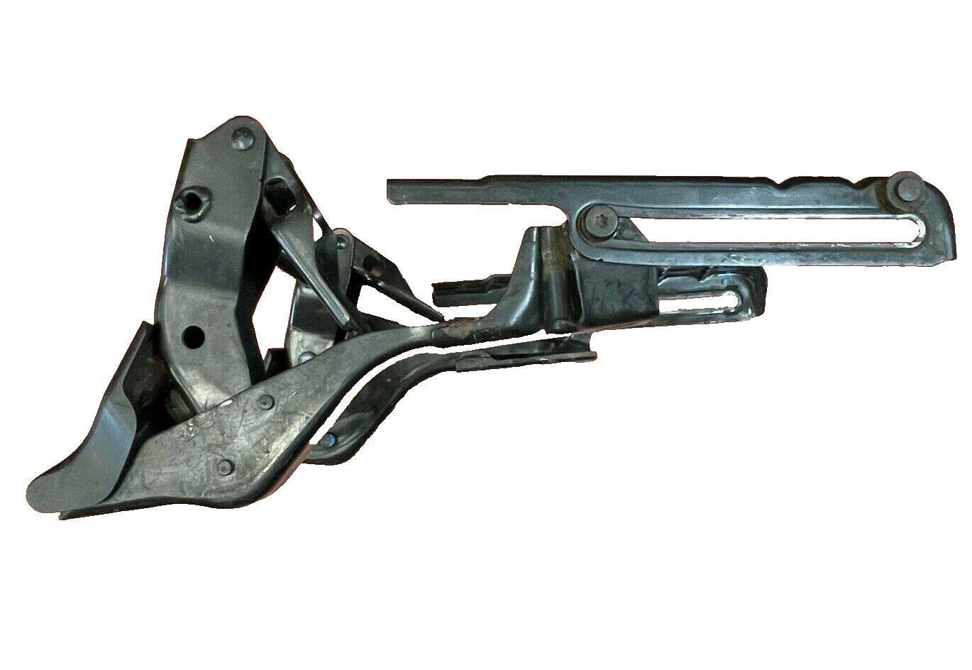 Jeep TJ Wrangler Seat Bracket Front Passenger Riser right base 97 98 99 00 01 02