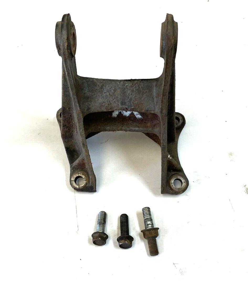 Jeep YJ Wrangler 4 Cylinder Driver Side Motor Mount 2.5 Engine 8952000574