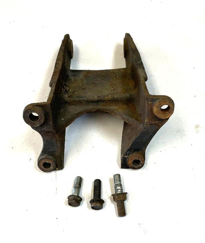 Jeep YJ Wrangler 4 Cylinder Driver Side Motor Mount 2.5 Engine 8952000574