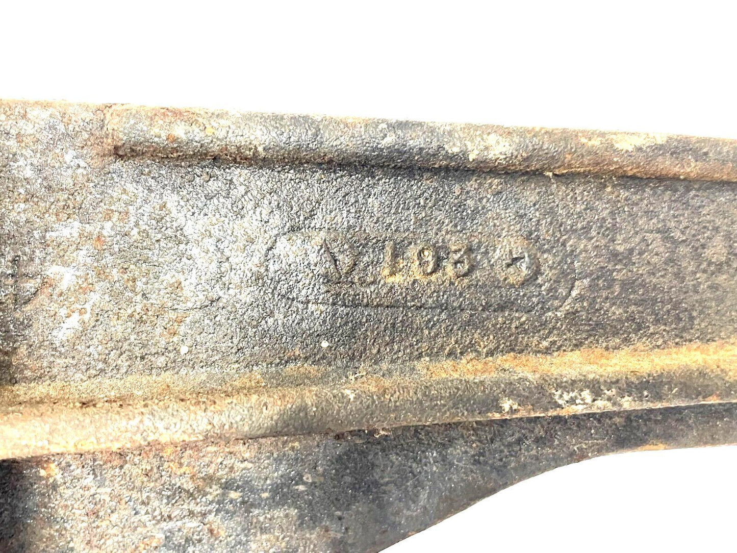 Jeep YJ Wrangler 4 Cylinder Driver Side Motor Mount 2.5 Engine 8952000574