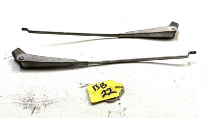 windshield wiper arms fits 76-86 Jeep CJ5 CJ7 CJ8 Used Pair FREE SHIP